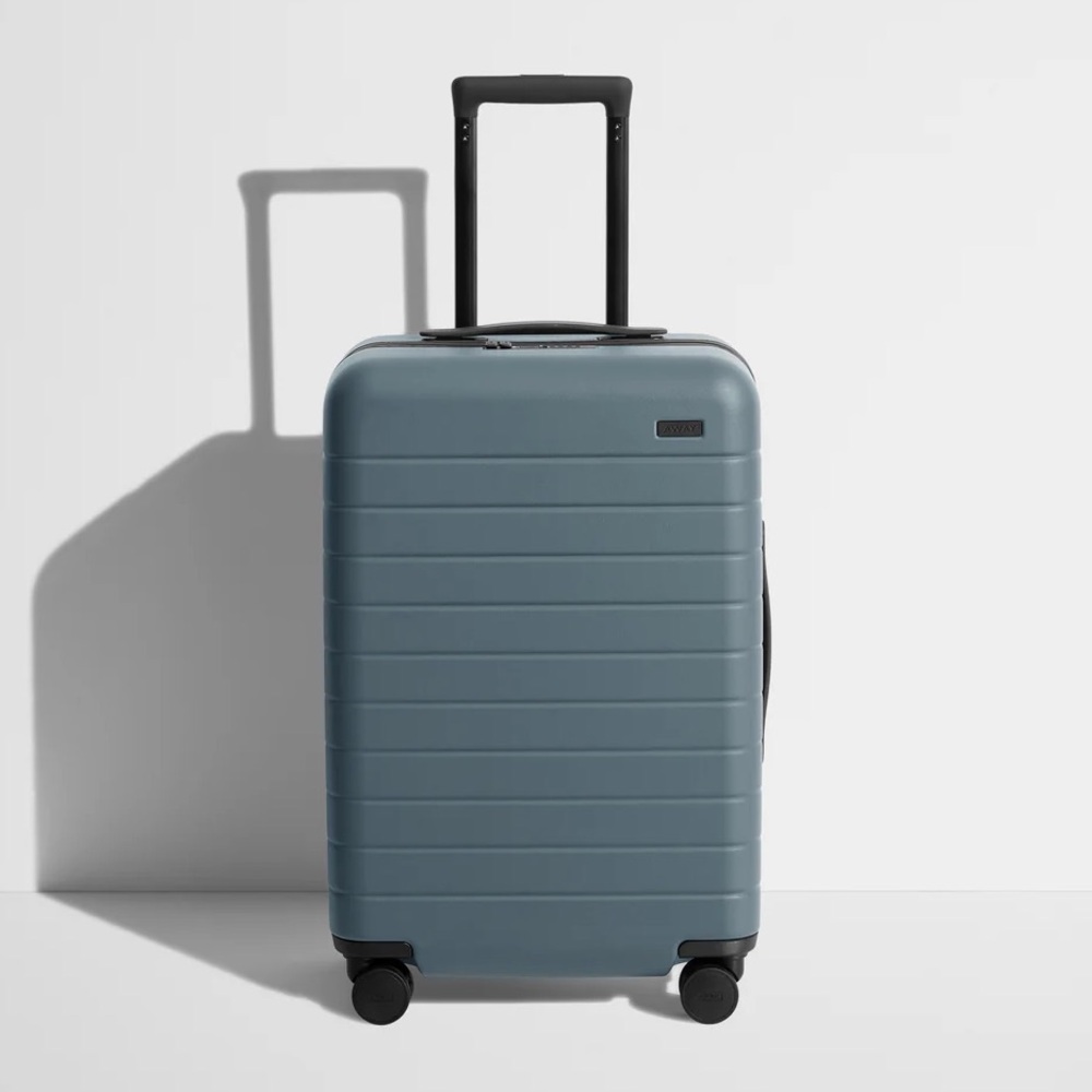 Away Luggage - The Bigger Carry-On (Coast Blue)